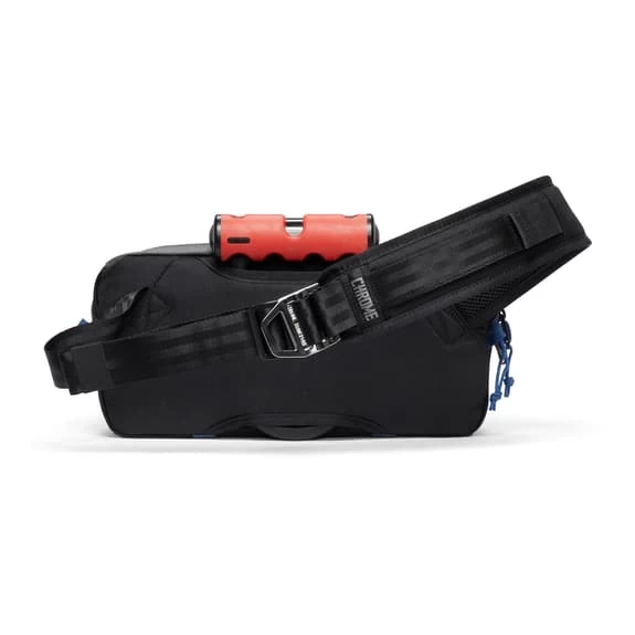 Sac Bandoulière Chrome Mini Kadet 5L Gris Blanc Noir 4 Sac Bandoulière Chrome Mini Kadet 5L Gris Blanc Noir – Image 2